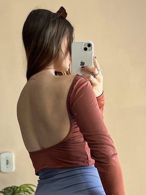 Cropped costas nuas